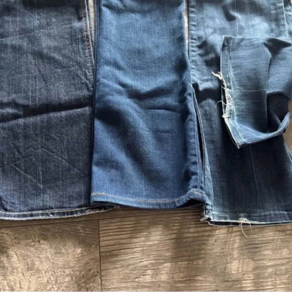 7 For All Mankind Women’s Straight Leg Jeans — Three-Tone Blue Denim - Picture 3 of 3